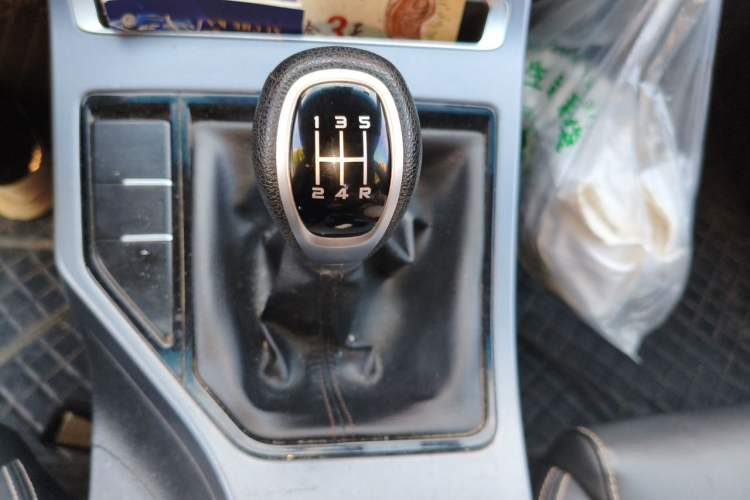Used Geely Auto Emgrand 2018 1.5L Manual Upward Connect Edition Gear Lever