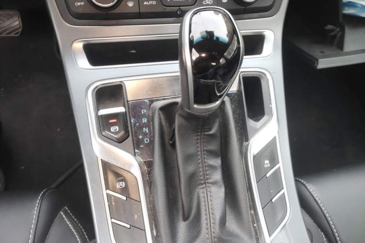 Used Geely Auto Emgrand 2018 1.5L CVT Upward Connect Edition Gear Lever