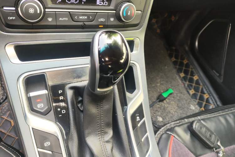 Used Geely Auto Emgrand 2018 1.5L CVT Upward Connect Edition Gear Lever