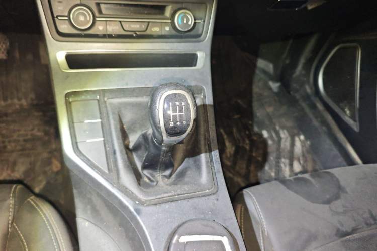 Used Geely Auto Emgrand 2018 1.5L Manual Upward Connect Edition Gear Lever