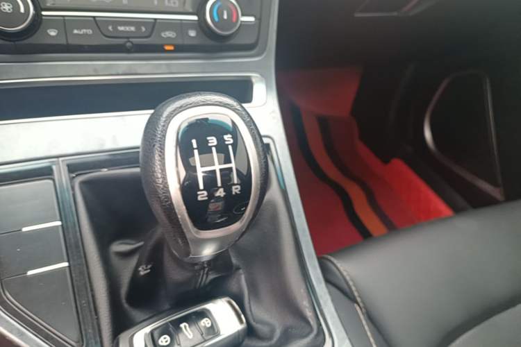 Used Geely Auto Emgrand 2018 1.5L Manual Upward Connect Edition Gear Lever