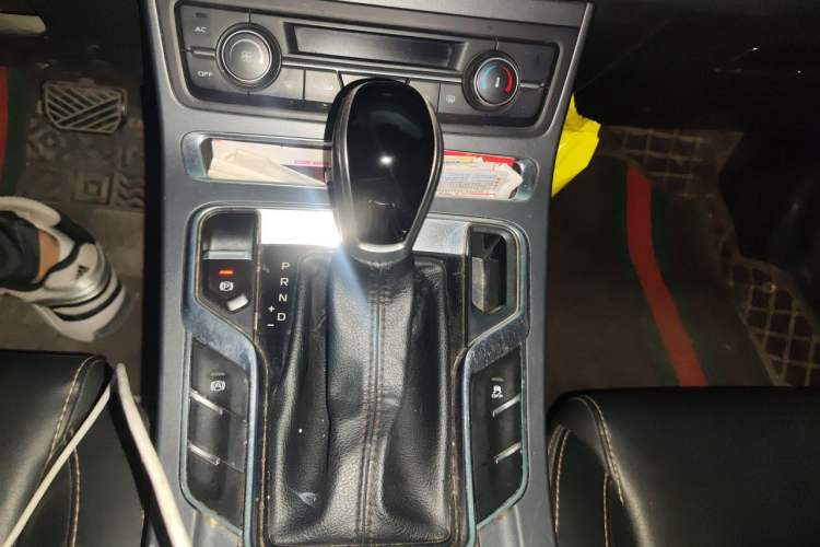 Used Geely Auto Emgrand 2018 1.5L CVT Upward Connect Edition Gear Lever