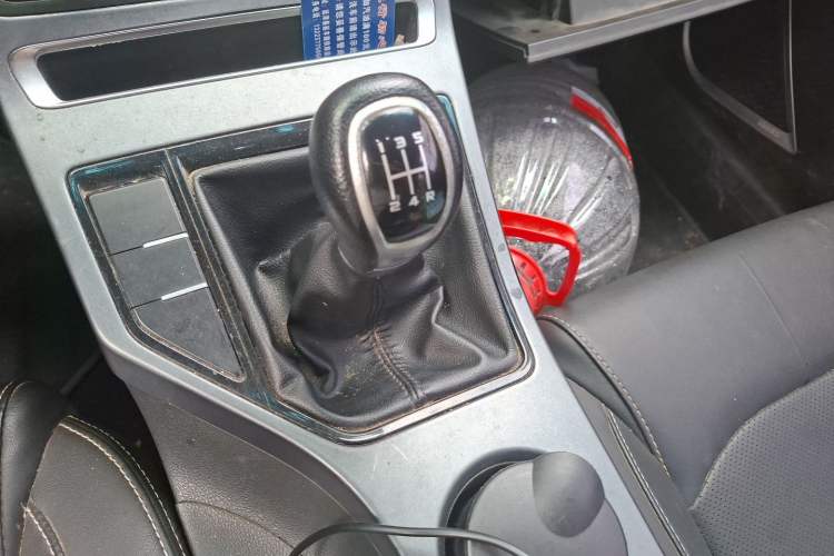 Used Geely Auto Emgrand 2018 1.5L Manual Upward Connect Edition Gear Lever