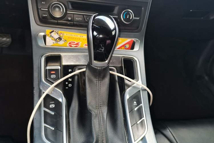 Used Geely Auto Emgrand 2018 1.5L CVT Upward Connect Edition Gear Lever