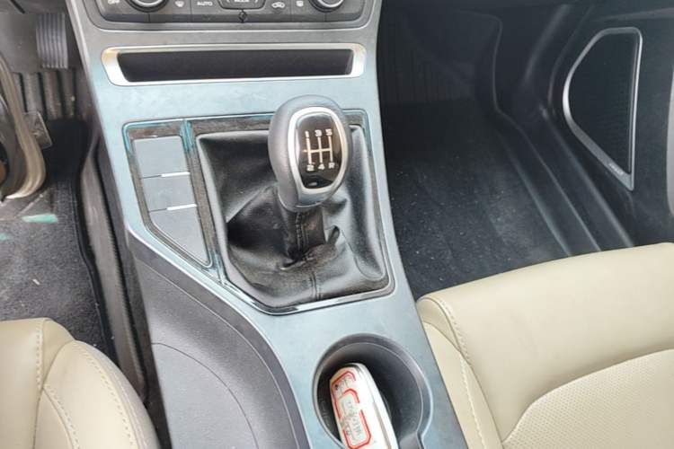 Used Geely Auto Emgrand 2018 1.5L Manual Luxury Model Gear Lever