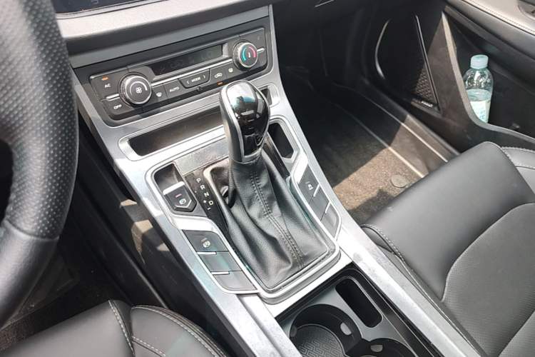 Used Geely Auto Emgrand 2018 1.5L CVT Upward Connect Edition Gear Lever