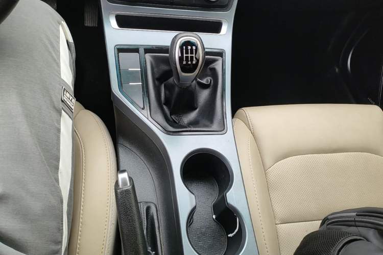 Used Geely Auto Emgrand 2018 1.5L Manual Luxury Model Gear Lever