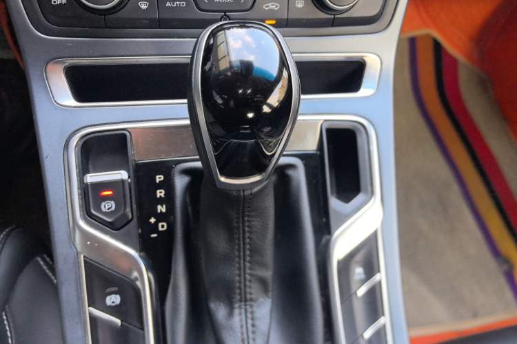 Used Geely Auto Emgrand 2018 1.5L CVT Upward Connect Edition Gear Lever