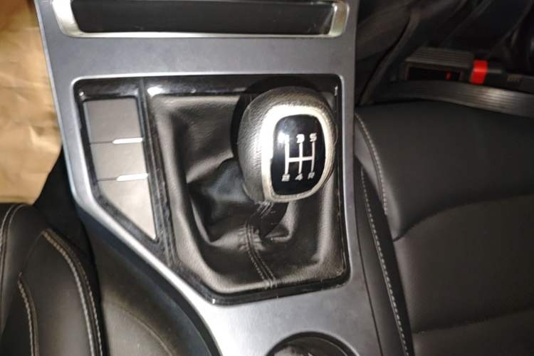 Used Geely Auto Emgrand 2018 1.5L Manual Upward Connect Edition Gear Lever