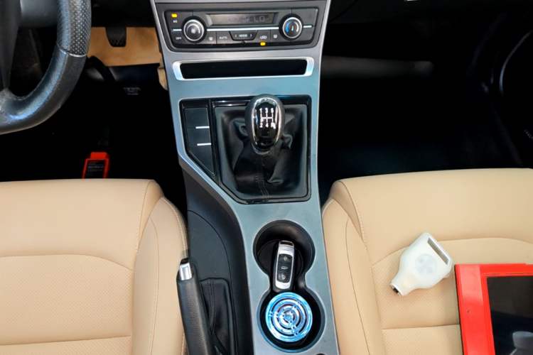 Used Geely Auto Emgrand 2018 1.5L Manual Luxury Model Gear Lever