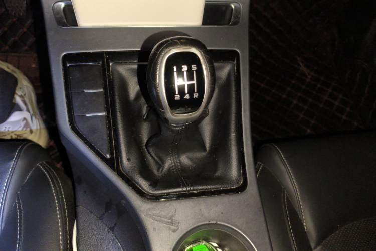 Used Geely Auto Emgrand 2018 1.5L Manual Upward Connect Edition Gear Lever