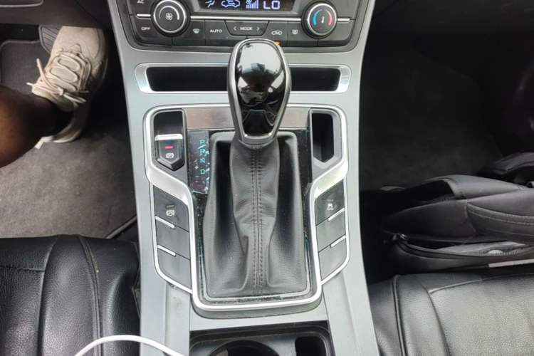 Used Geely Auto Emgrand 2018 1.5L CVT Luxury Model Gear Lever