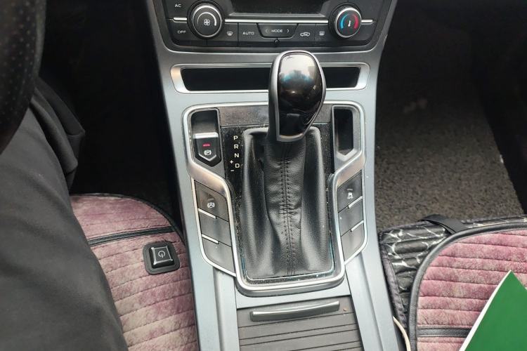 Used Geely Auto Emgrand 2018 1.5L CVT Upward Connect Edition Gear Lever