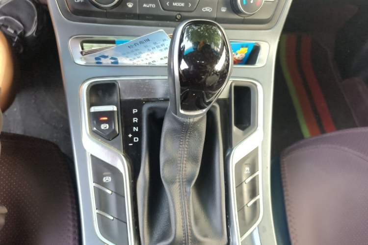 Used Geely Auto Emgrand 2018 1.5L CVT Upward Connect Edition Gear Lever