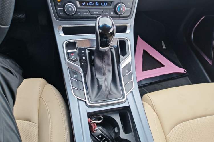 Used Geely Auto Emgrand 2018 1.5L CVT Luxury Model Gear Lever