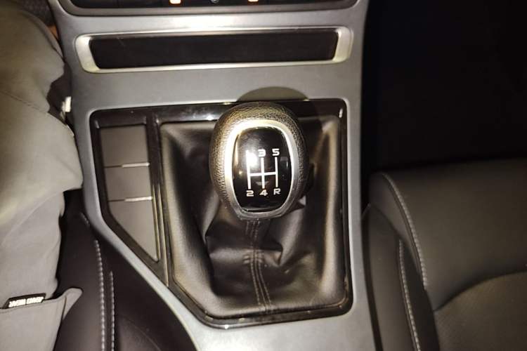Used Geely Auto Emgrand 2018 1.5L Manual Upward Connect Edition Gear Lever