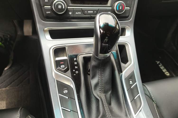 Used Geely Auto Emgrand 2018 1.5L CVT Upward Connect Edition Gear Lever