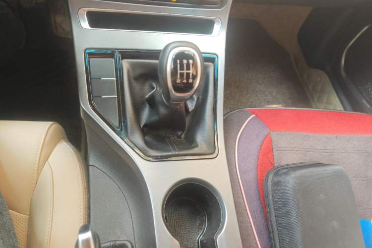 Used Geely Auto Emgrand 2018 1.5L Manual Luxury Model Gear Lever