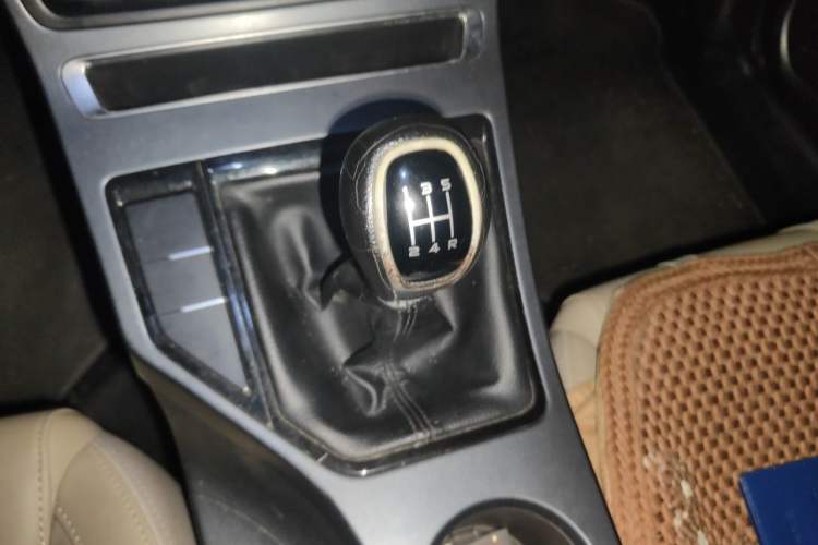 Used Geely Auto Emgrand 2018 1.5L Manual Luxury Model Gear Lever