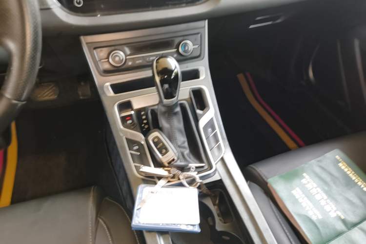 Used Geely Auto Emgrand 2018 1.5L CVT Upward Connect Edition Gear Lever