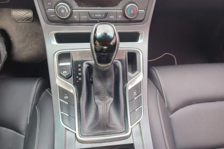 Used Geely Auto Emgrand 2018 1.5L CVT Upward Connect Edition Gear Lever