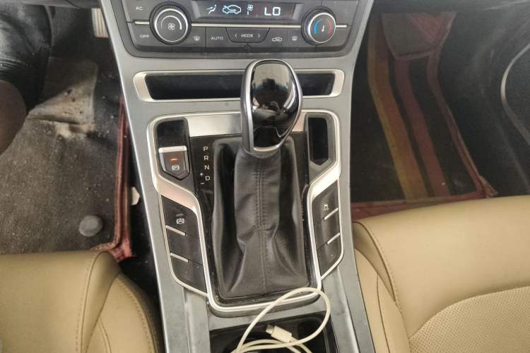 Used Geely Auto Emgrand 2018 1.5L CVT Luxury Model Gear Lever