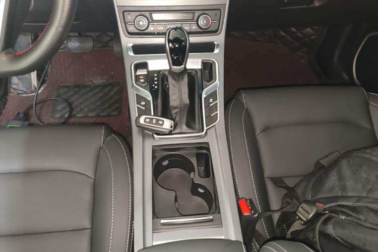 Used Geely Auto Emgrand 2018 1.5L CVT Upward Connect Edition Gear Lever