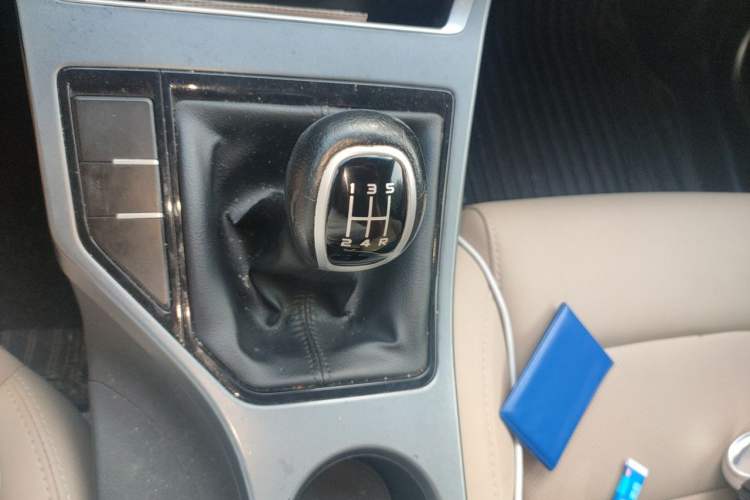 Used Geely Auto Emgrand 2018 1.5L Manual Luxury Model Gear Lever