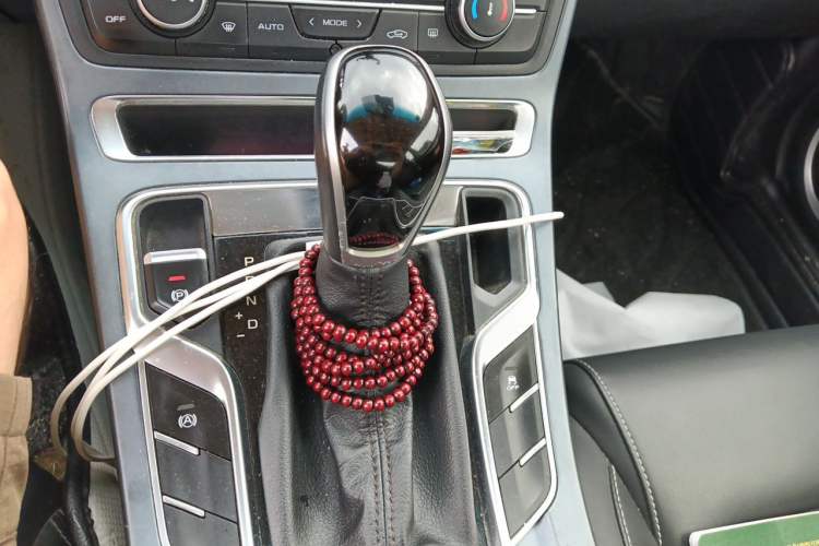 Used Geely Auto Emgrand 2018 1.5L CVT Upward Connect Edition Gear Lever