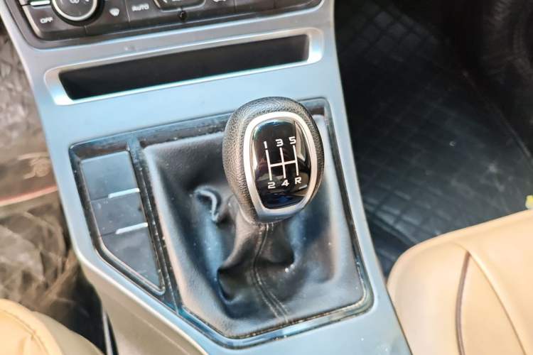 Used Geely Auto Emgrand 2018 1.5L Manual Luxury Model Gear Lever