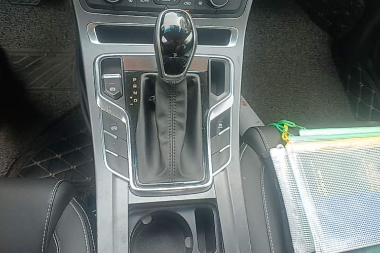 Used Geely Auto Emgrand 2018 1.5L CVT Upward Connect Edition Gear Lever