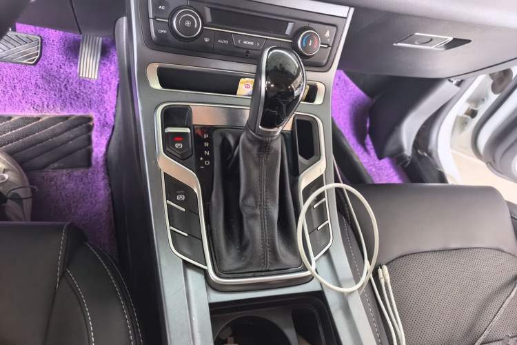 Used Geely Auto Emgrand 2018 1.5L CVT Upward Connect Edition Gear Lever