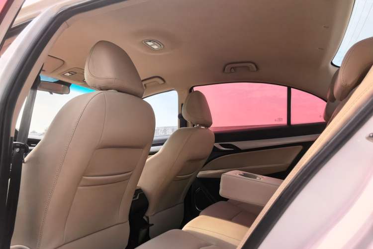 Used Geely Auto Emgrand 2018 1.5L Manual Luxury Model Headliner