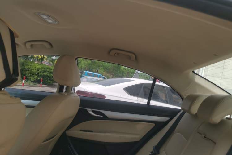 Used Geely Auto Emgrand 2018 1.5L CVT Luxury Model Headliner