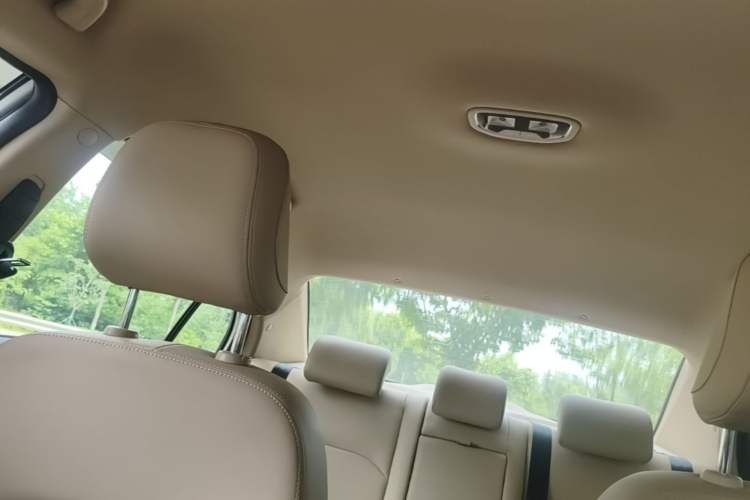 Used Geely Auto Emgrand 2018 1.5L CVT Luxury Model Headliner