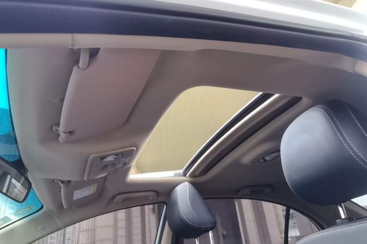 Used Geely Auto Emgrand 2018 1.5L CVT Upward Connect Edition Headliner