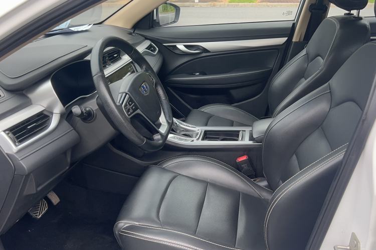 Used Geely Auto Emgrand 2018 1.5L CVT Upward Connect Edition Interior 1