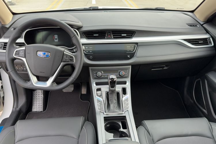 Used Geely Auto Emgrand 2018 1.5L CVT Upward Connect Edition Interior 1