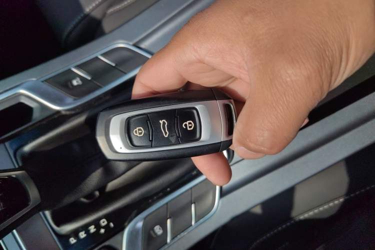 Used Geely Auto Emgrand 2018 1.5L CVT Upward Connect Edition Interior 1