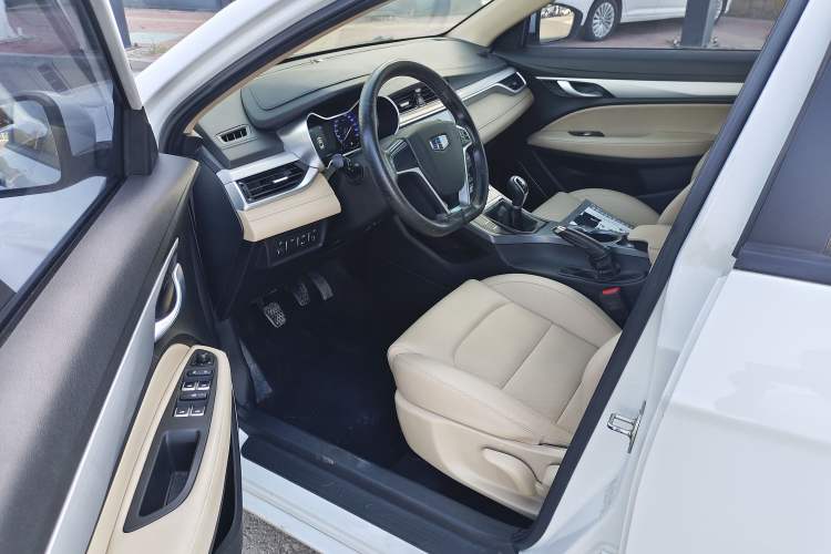 Used Geely Auto Emgrand 2018 1.5L Manual Luxury Model Interior 1
