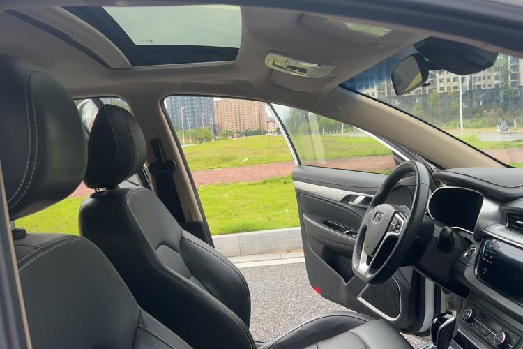 Used Geely Auto Emgrand 2018 1.5L CVT Upward Connect Edition Interior 13