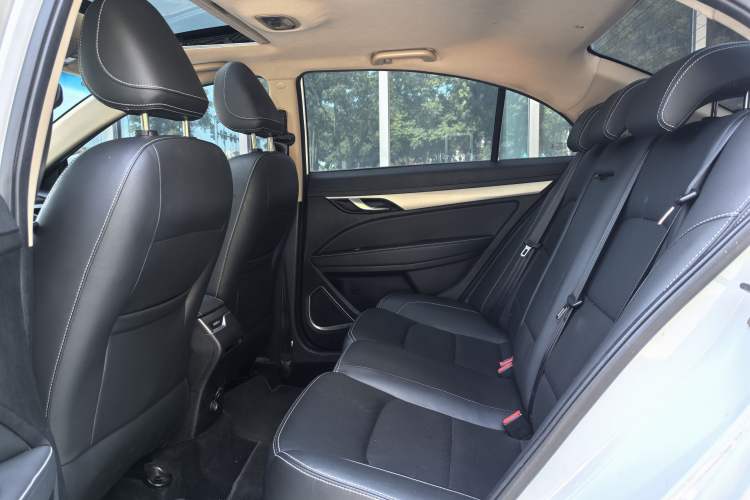 Used Geely Auto Emgrand 2018 1.5L CVT Upward Connect Edition Interior 2