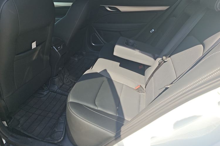 Used Geely Auto Emgrand 2018 1.5L Manual Upward Connect Edition Interior 2
