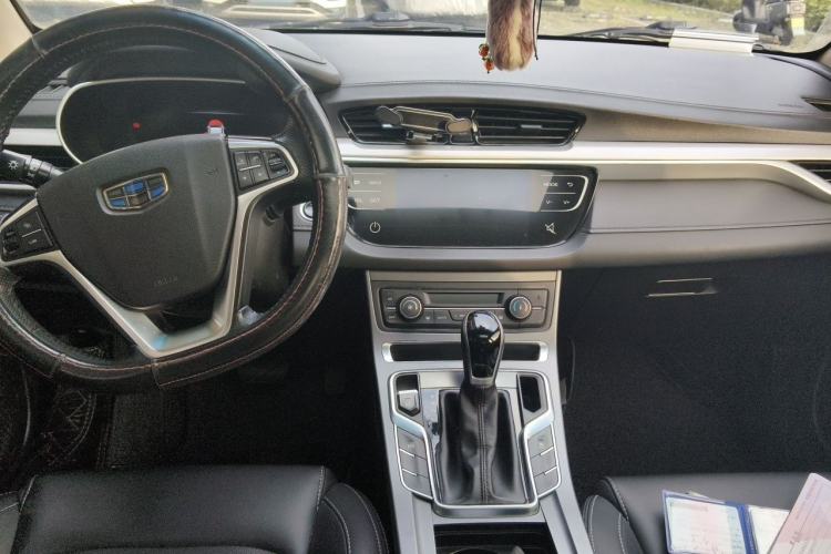 Used Geely Auto Emgrand 2018 1.5L CVT Upward Connect Edition Interior 2