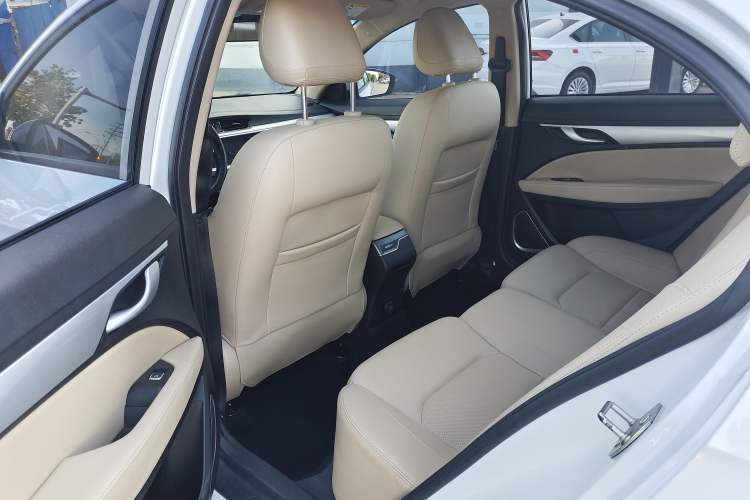 Used Geely Auto Emgrand 2018 1.5L Manual Luxury Model Interior 2