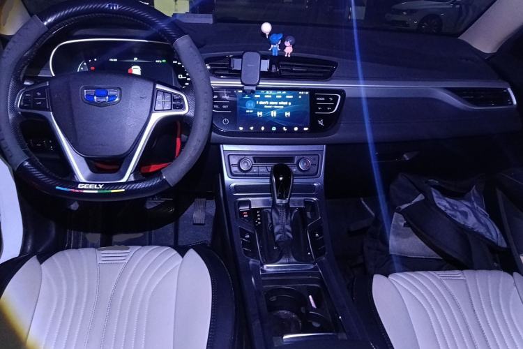 Used Geely Auto Emgrand 2018 1.5L CVT Upward Connect Edition Interior 2