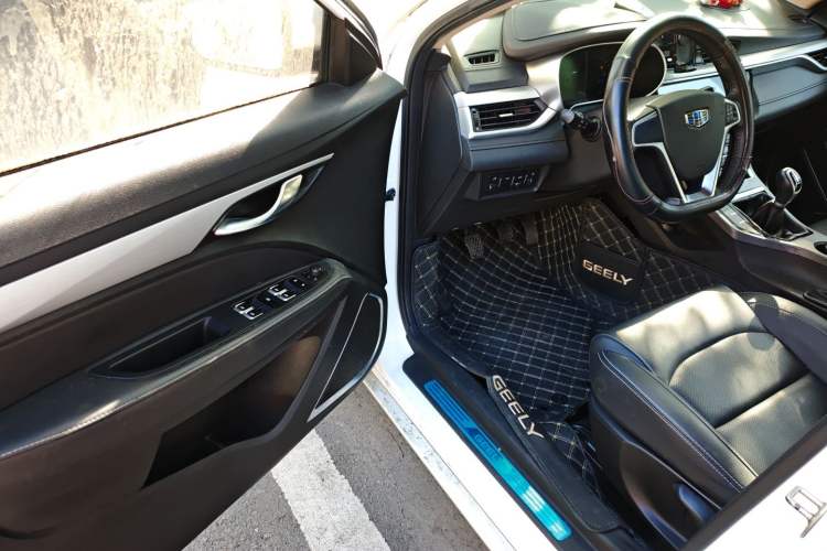 Used Geely Auto Emgrand 2018 1.5L Manual Upward Connect Edition Interior 3