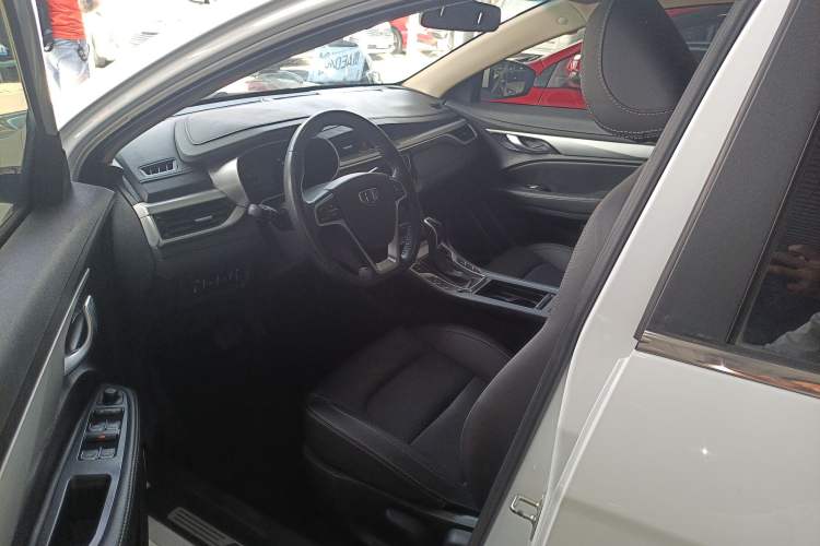 Used Geely Auto Emgrand 2018 1.5L CVT Upward Connect Edition Interior 3