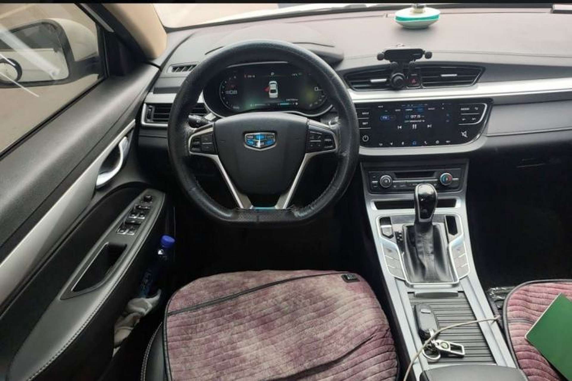 Used Geely Auto Emgrand 2018 1.5L CVT Upward Connect Edition Interior 3