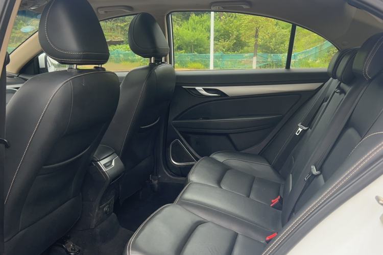Used Geely Auto Emgrand 2018 1.5L CVT Upward Connect Edition Interior 4
